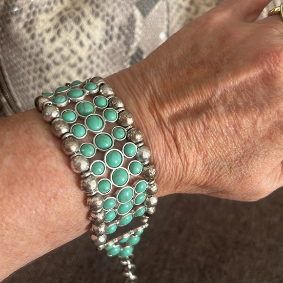 LUCKY BRAND FAUX TURQUOISE BEADED SILVER WIDE BRACELET - Picture 2 of 9